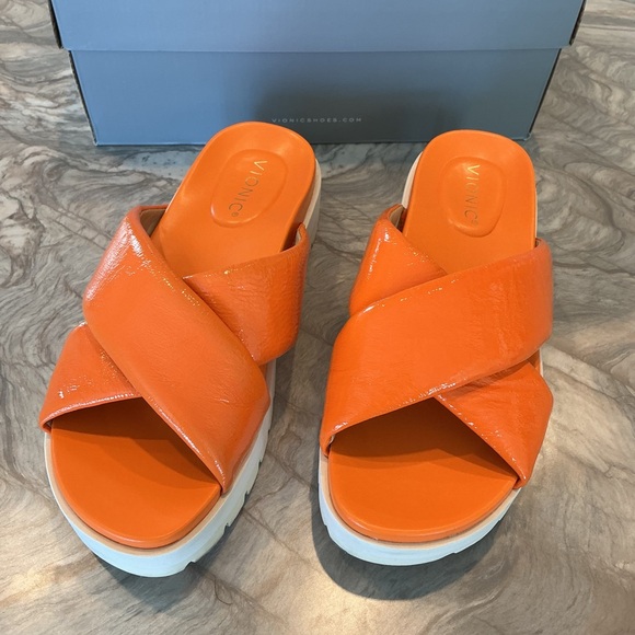Vionic Vesta Women's Slide Comfort Sandals Orange Marigold Patent Leather Size 8 - Picture 3 of 12